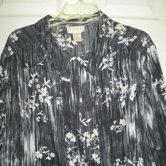 Shirt: “Jordan Woman” Sz:24, Button Down, Long Sleeve, Black-White Floral Print - Picture 3 of 8